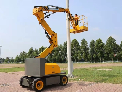 自行曲臂式升降機(jī)