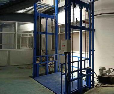 導軌式升降平臺