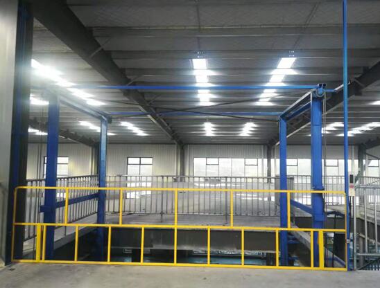 導(dǎo)軌式升降機(jī)