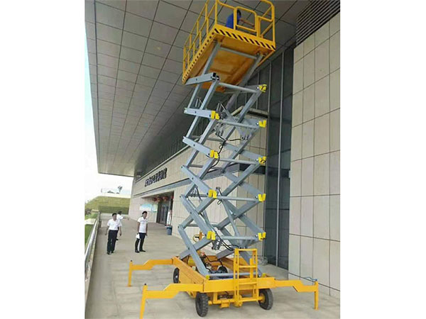 移動式升降機(jī) 移動式升降機(jī)